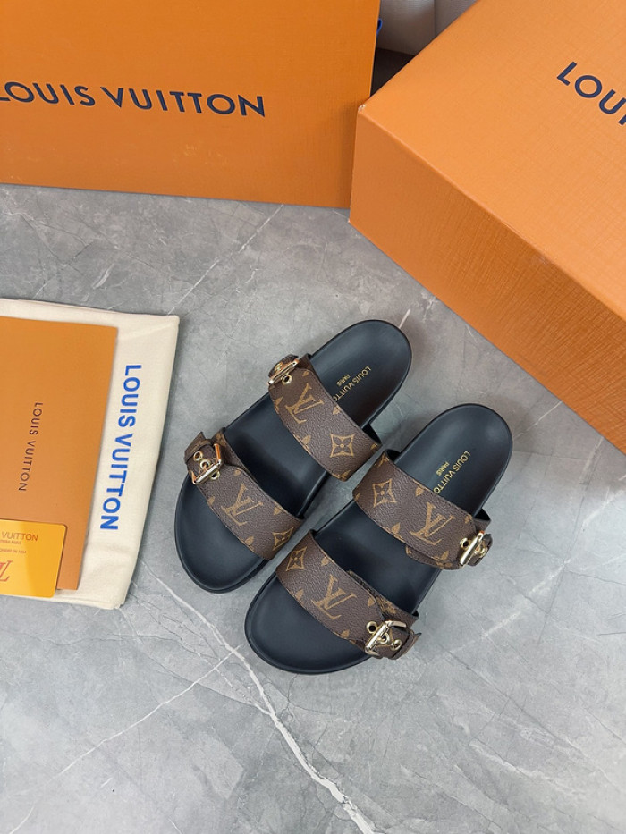 l1vv sandals