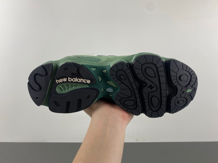 New Balance 1000 Green Grey M1000WA