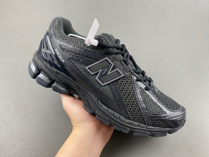 New Balance 1906R Low Black Metallic Silver M1906RJB