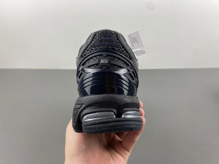 New Balance 1906R Low Black Metallic Silver M1906RJB