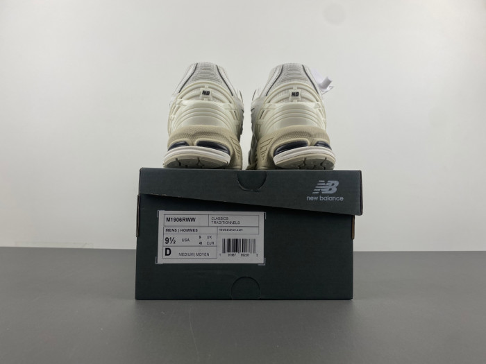 New Balance 1906R White / Black M1906RWW