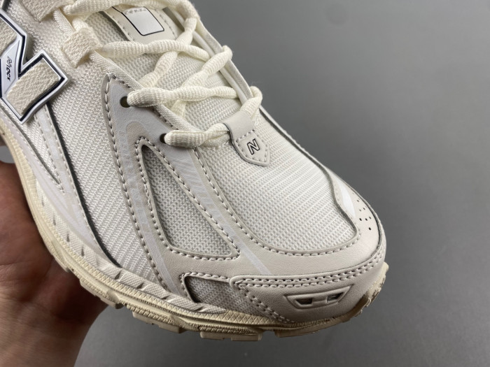 New Balance 1906R White / Black M1906RWW