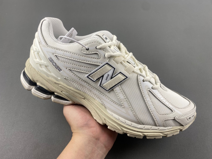 New Balance 1906R White / Black M1906RWW