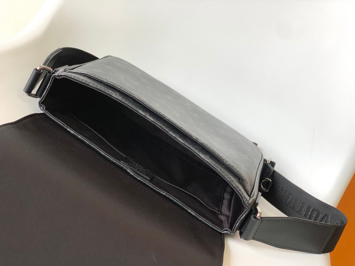 L1VV MESSENGER BAG-25*22*7cm