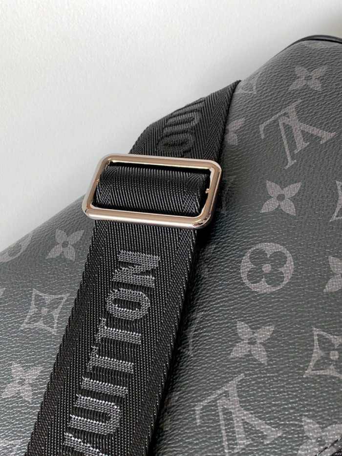 L1VV MESSENGER BAG-25*22*7cm