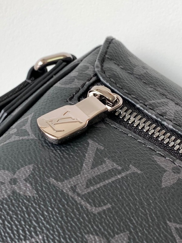 L1VV MESSENGER BAG-25*22*7cm