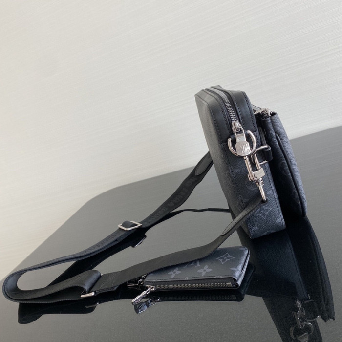 L1VV TRIO MESSENGER BAG-25 x 18.5 x 7 cm