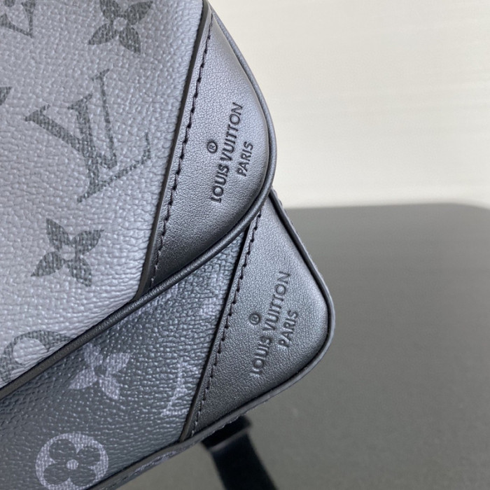 L1VV TRIO MESSENGER BAG-25 x 18.5 x 7 cm