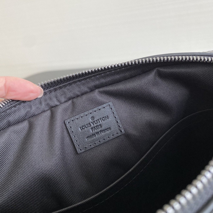 L1VV TRIO MESSENGER BAG-25 x 18.5 x 7 cm