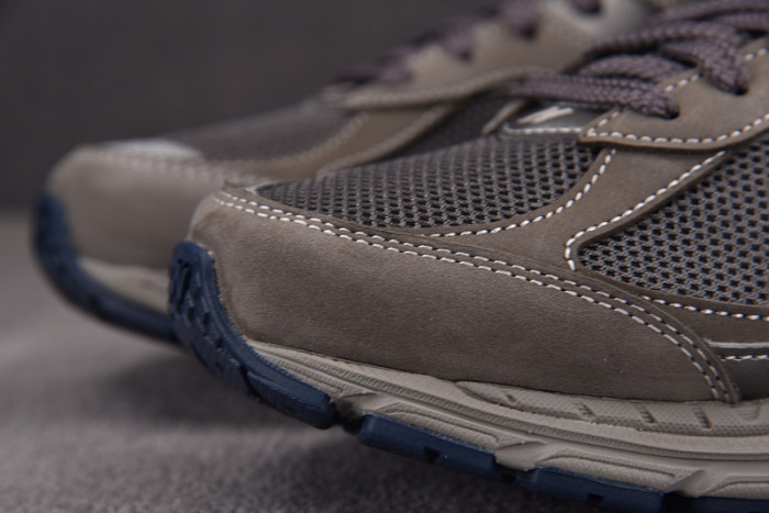 New Balance 2002R Light Grey ML2002RA