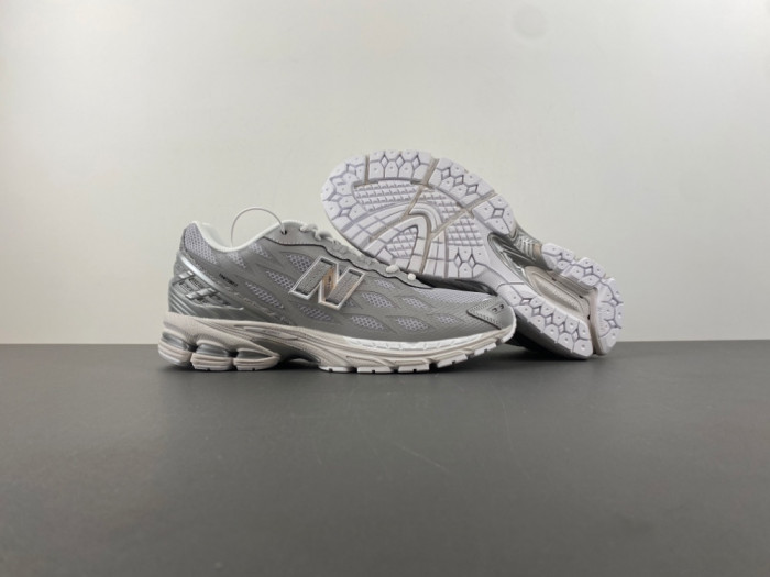 New Balance 1906W Silver Metallic U1906WFE